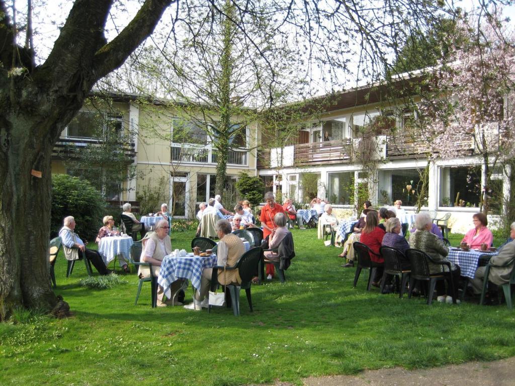 Hotel-Cafe "Schauinsland" Horn-Bad Meinberg Exteriör bild