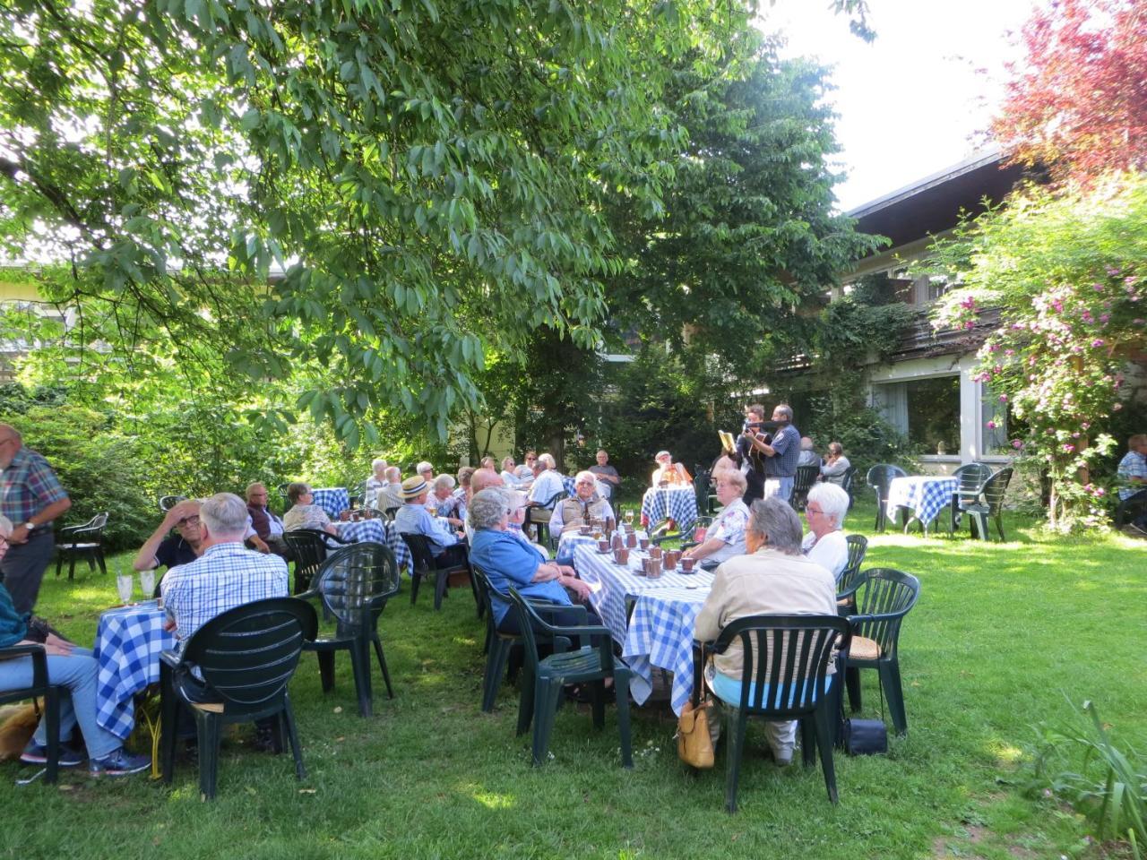 Hotel-Cafe "Schauinsland" Horn-Bad Meinberg Exteriör bild