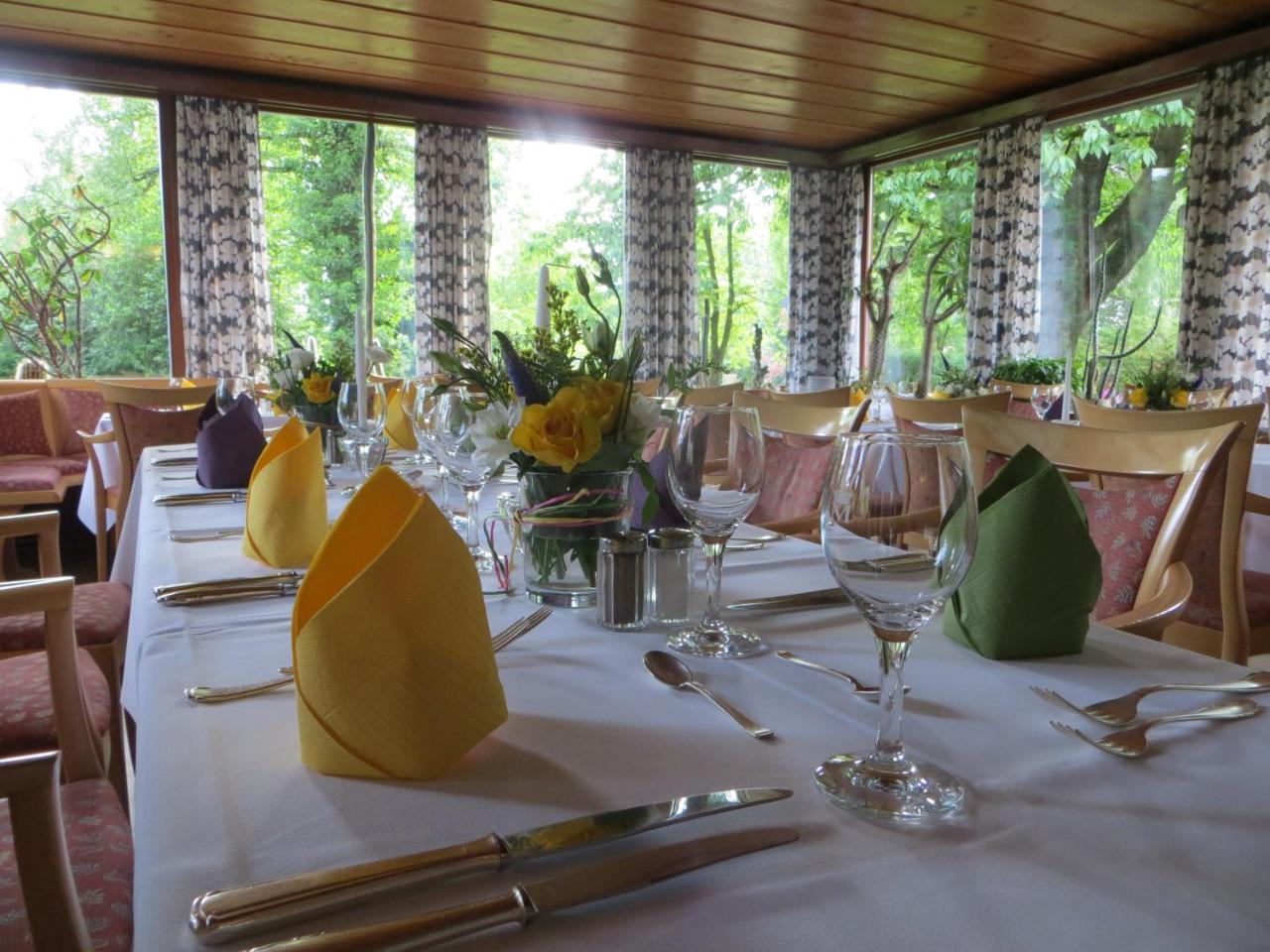 Hotel-Cafe "Schauinsland" Horn-Bad Meinberg Exteriör bild