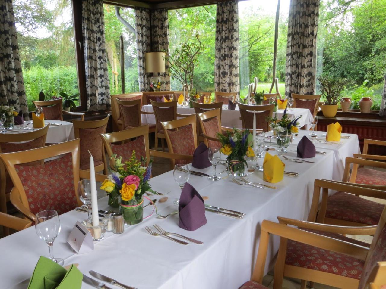 Hotel-Cafe "Schauinsland" Horn-Bad Meinberg Exteriör bild